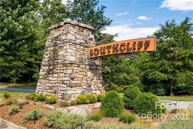 557 Southcliff Parkway | Southcliff