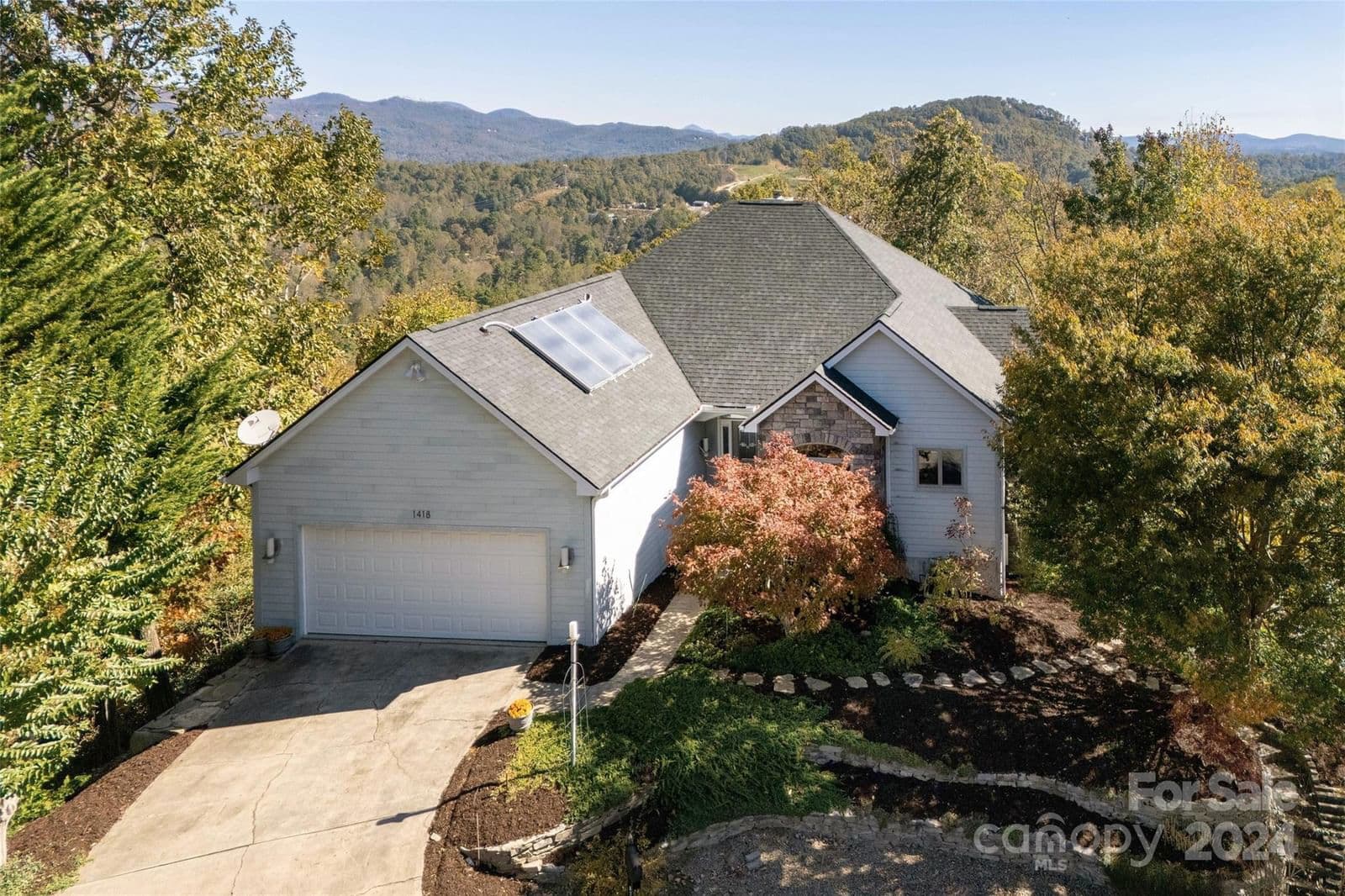 1418 Woodsong Drive | Carriage Park